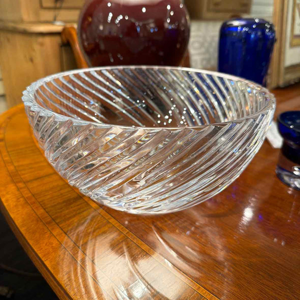 Round Crystal Bowl with Swirl