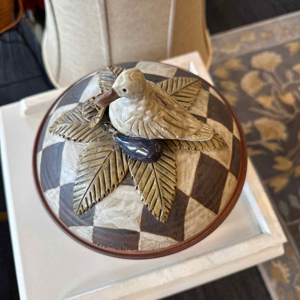 Terra Cotta Pot With Lid