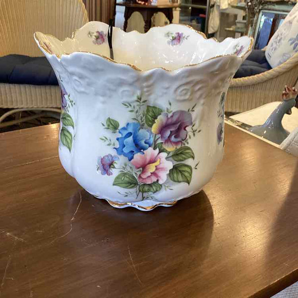 Scalloped Floral Vase