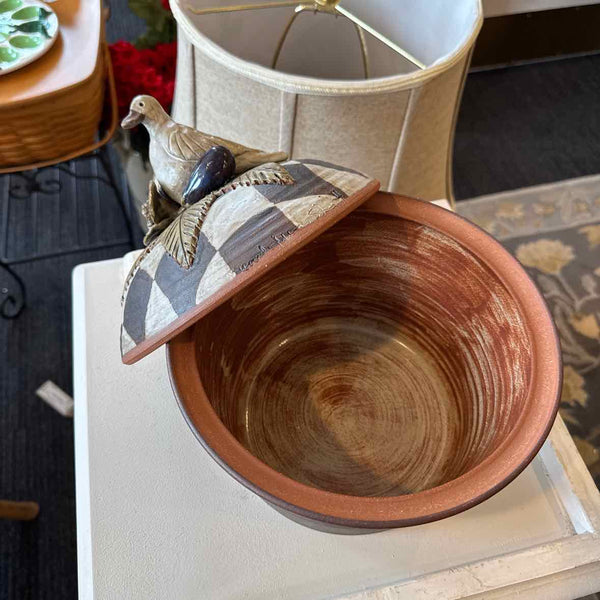 Terra Cotta Pot With Lid