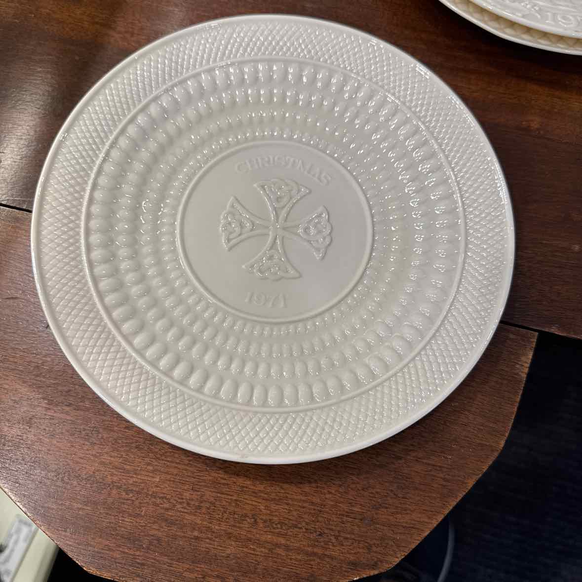 Belleek 1971 Christmas Plate