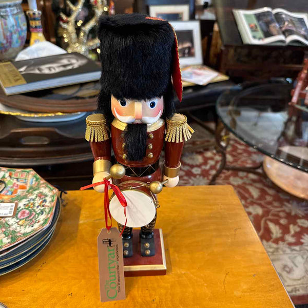Nutcracker Saluting Soldier