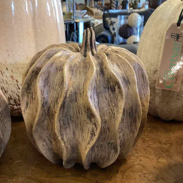Resin Wavy Pumpkin