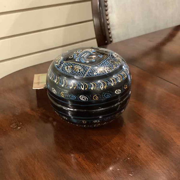 Asian Nesting Boxes