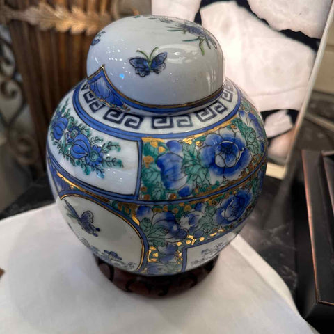 Chinese Famille Rose Porcelain Ginger Jar w/Stand