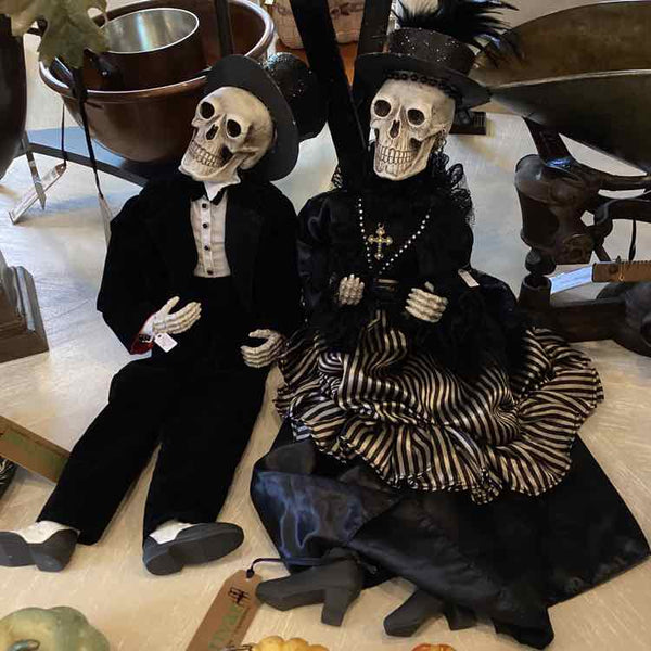 Victorian Black Tie Skeleton Couple