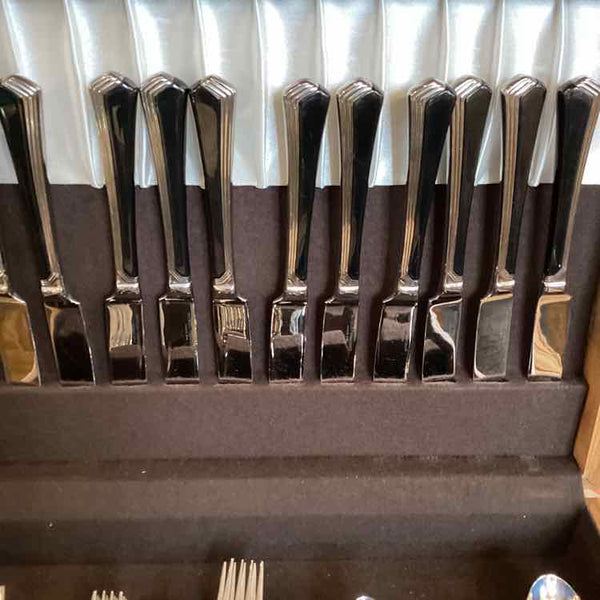 67 Piece Yamazki Ramona Flatware