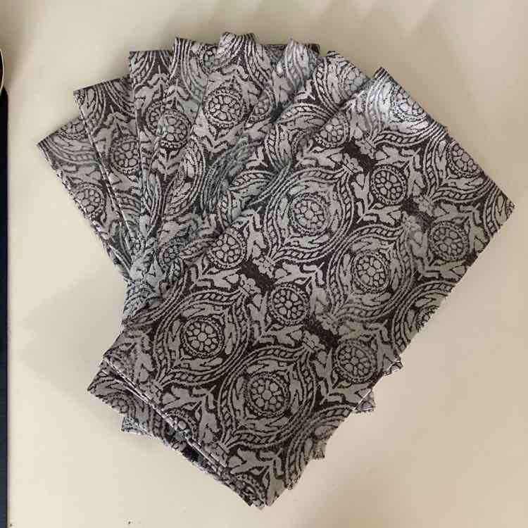 Set of 8 Pottery Barn Napkins