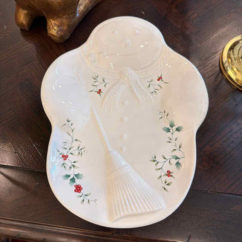 Pfaltzgraff  Winterberry Snowman Plate