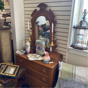 Vintage Dresser w Mirror
