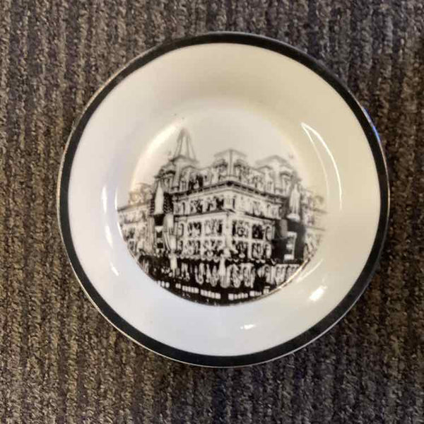 Set of 4 Vintage Marshall Field Plates