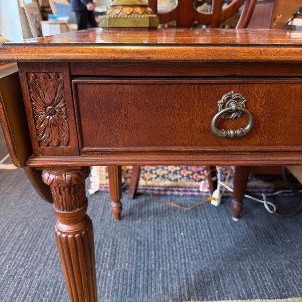 Hekman Cocktail Dropleaf Table