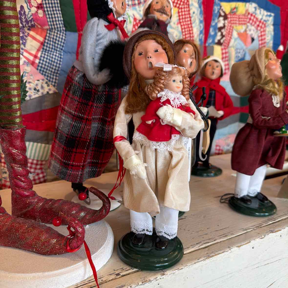 Byer's Choice Victorian Family