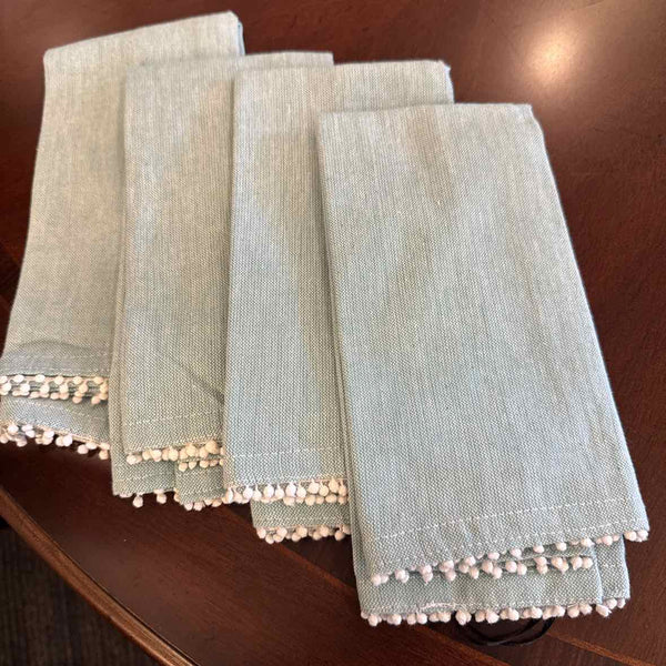 4 Pale Blue Placemats and Napkins