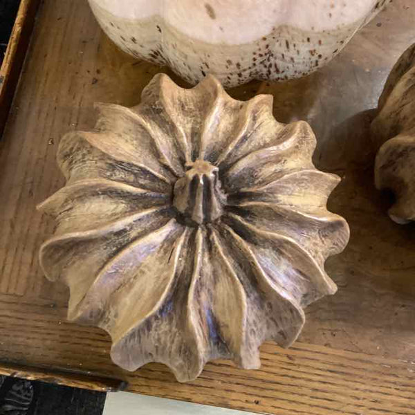 Resin Wavy Pumpkin