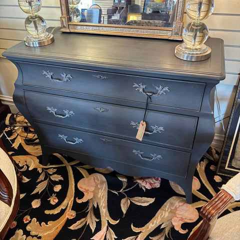 Ethan Allen Bombe Chest