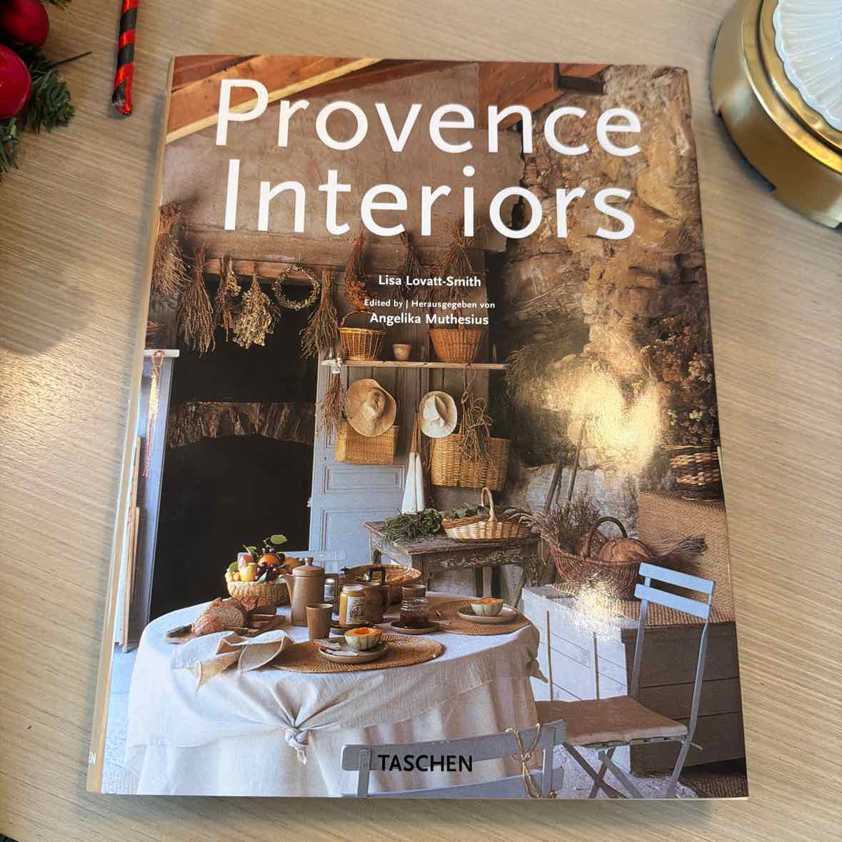 Book: "Provence Interiors"