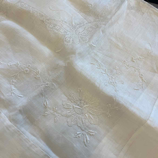 40 x 40" Linen Tablecloth
