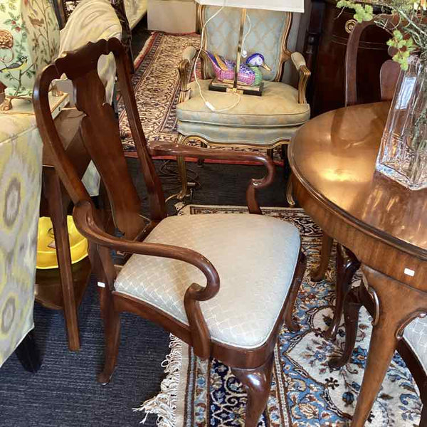 Kindel Mahogany Dining Table With Eight Chairs