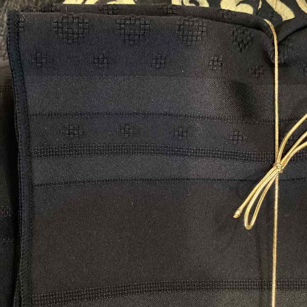 Black Striped Tablecloth & 12 Napkins