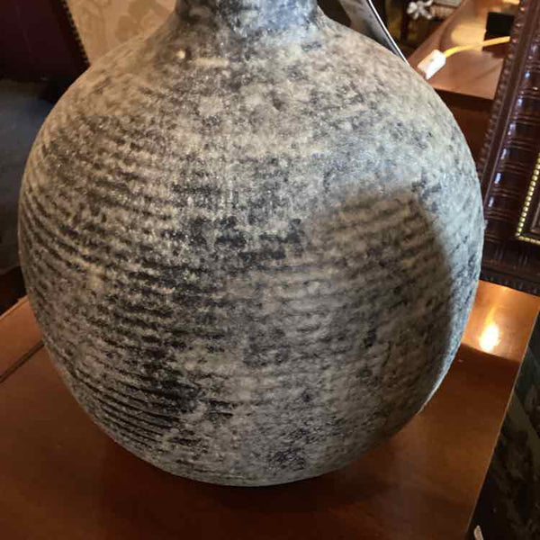 Ceramic Base Wicker Shade Lamp