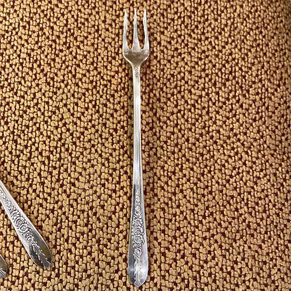 9 Cocktail Forks - Royal Rose Intro 1939