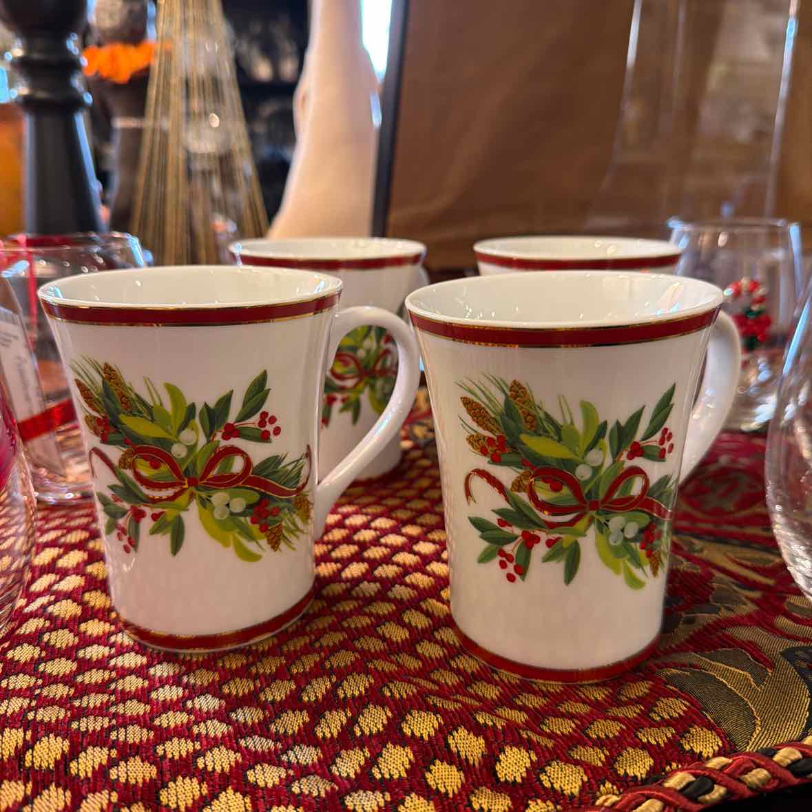 4 Porcelain Christmas Mugs