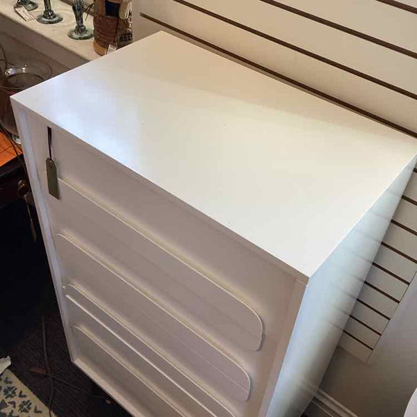 White Lacquer 5 Drawer Dresser