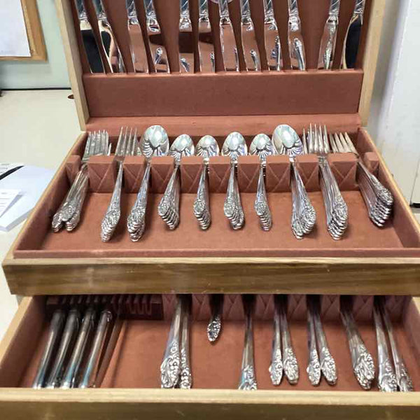 123-piece Silverware Set - Evening Star Intro 1950