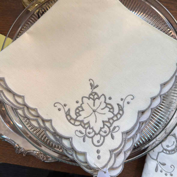Vintage Embroidered Tablecloth & 12 Napkins