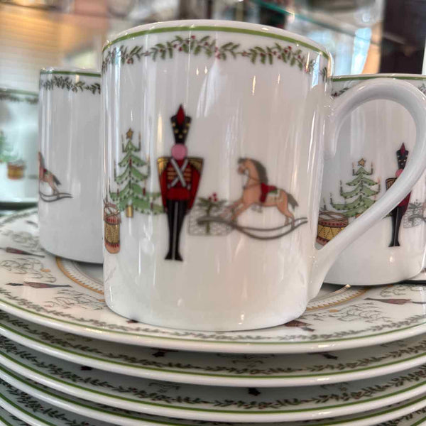 Set of 4 Bernardaud Grenadiers "Happy Holiday" Mugs