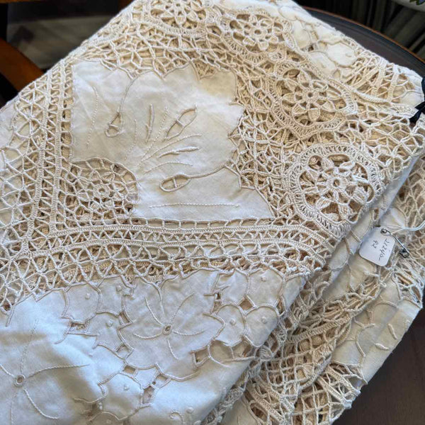 Vintage Beige Lace Tablecloth & 9 Napkins