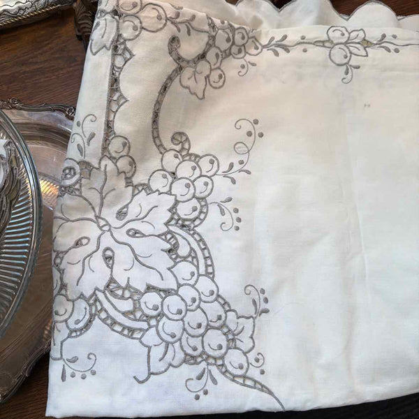 Vintage Embroidered Tablecloth & 12 Napkins