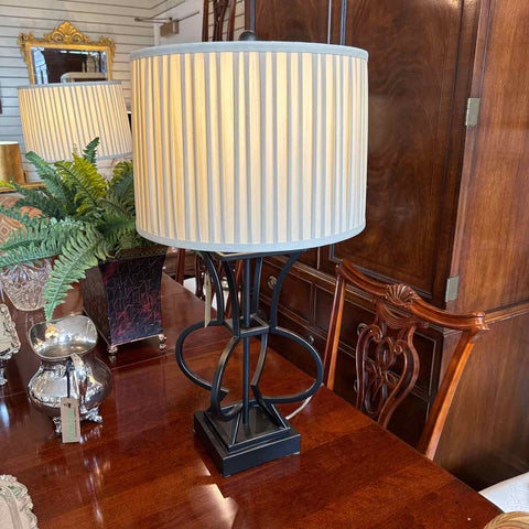 Black Open Iron Lamp