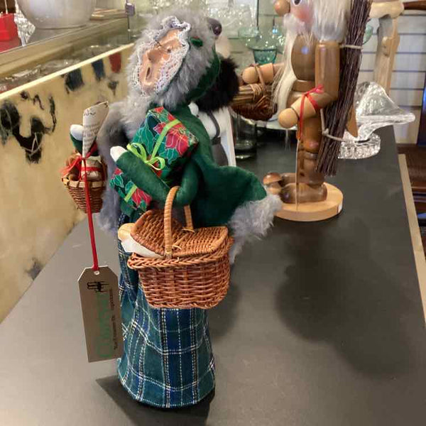 Byers Choice Shopping Woman