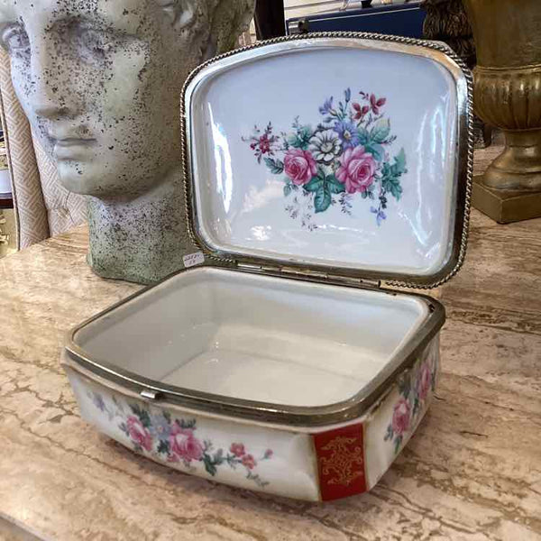 Vintage Jewelry Box