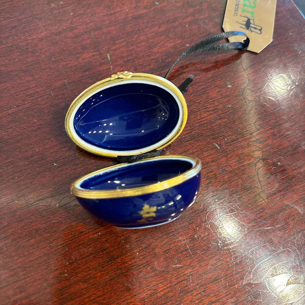 Blue Courting Couple Ceramic Box