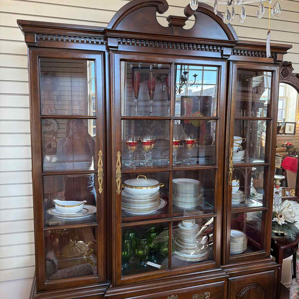 Pediment Breakfont China Cabinet