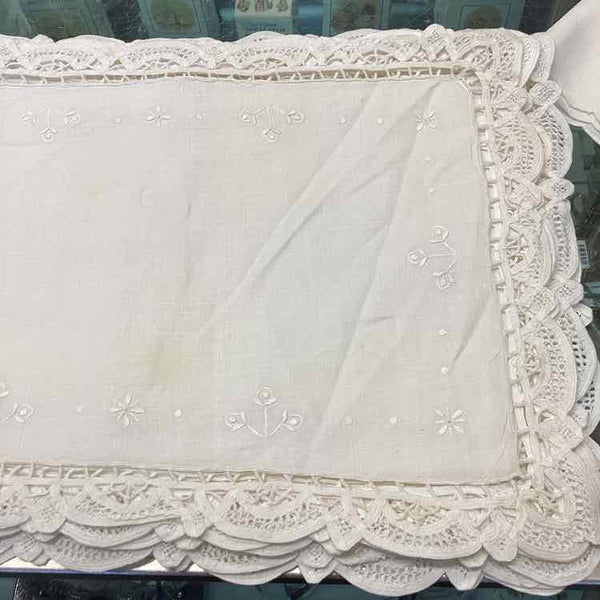 8 Linen Ivory Napkins with Lace Trim Placemats