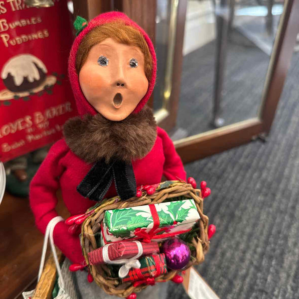 Byers' ChoiceTraditional Shopper