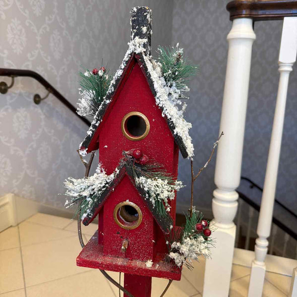 Rustic Birdhouse on Stand