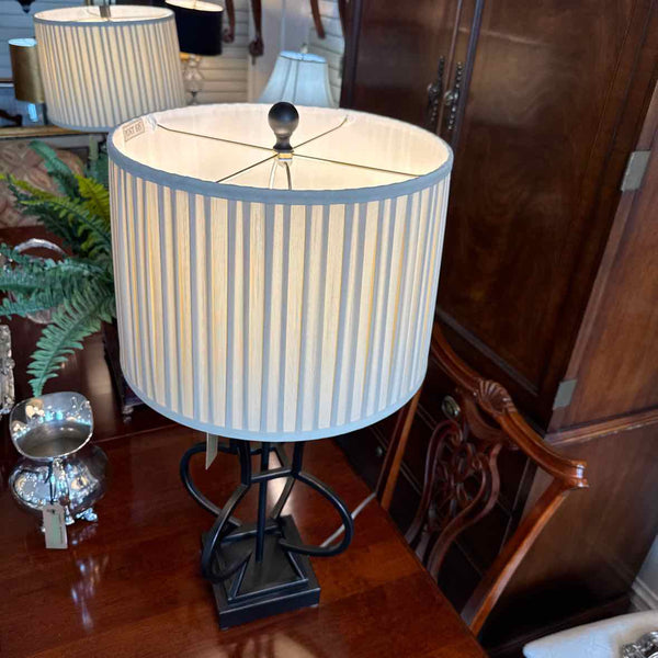 Black Open Iron Lamp