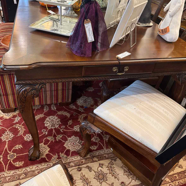 American Drew Dining Table And Six Chairs