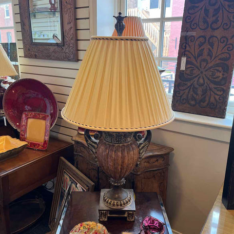 Urn Shaped Lamp