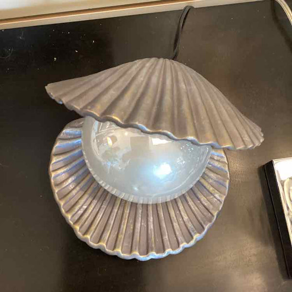 Vintage Pearl Lamp - Resin & Glass