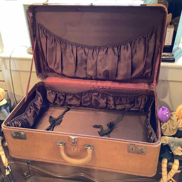 Vintage Brown Textured Leather Suitcase
