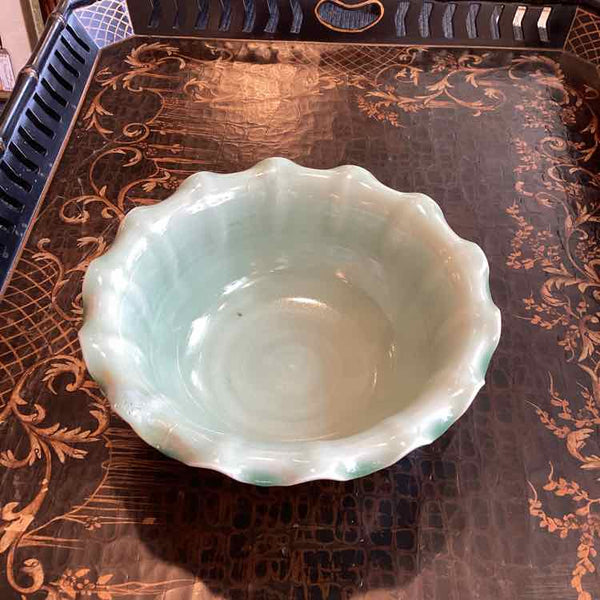 Scalloped Rim Celadon Bowl