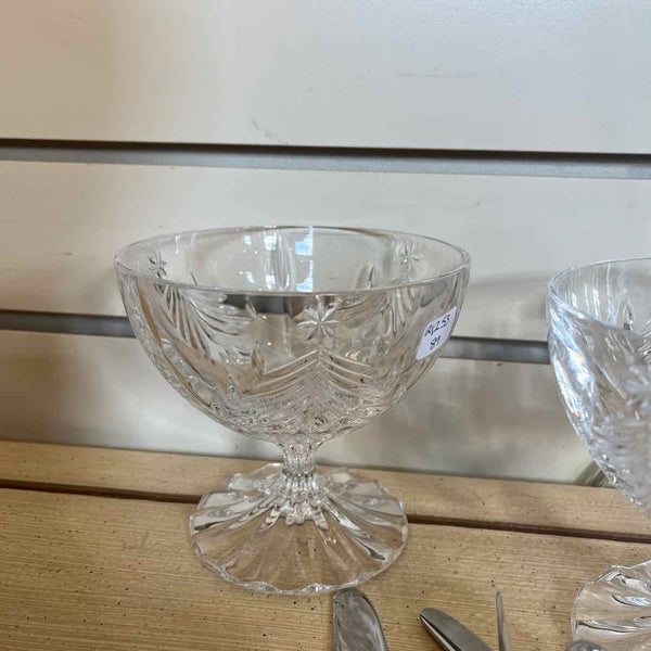 4 Mikasa Holiday Footed Dishes