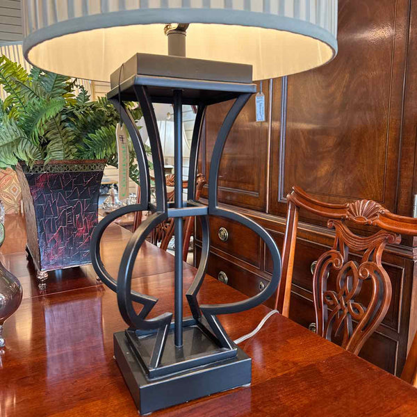 Black Open Iron Lamp