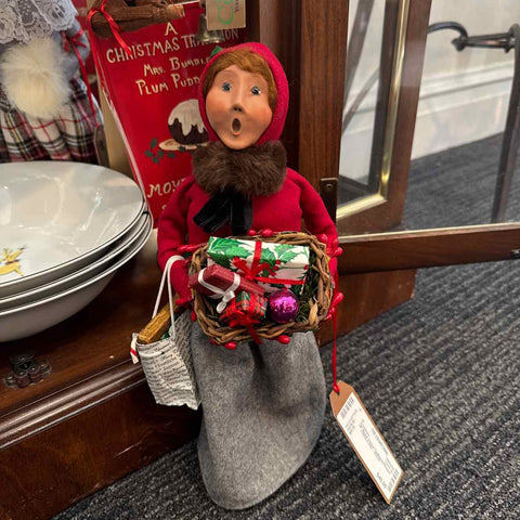 Byers' ChoiceTraditional Shopper